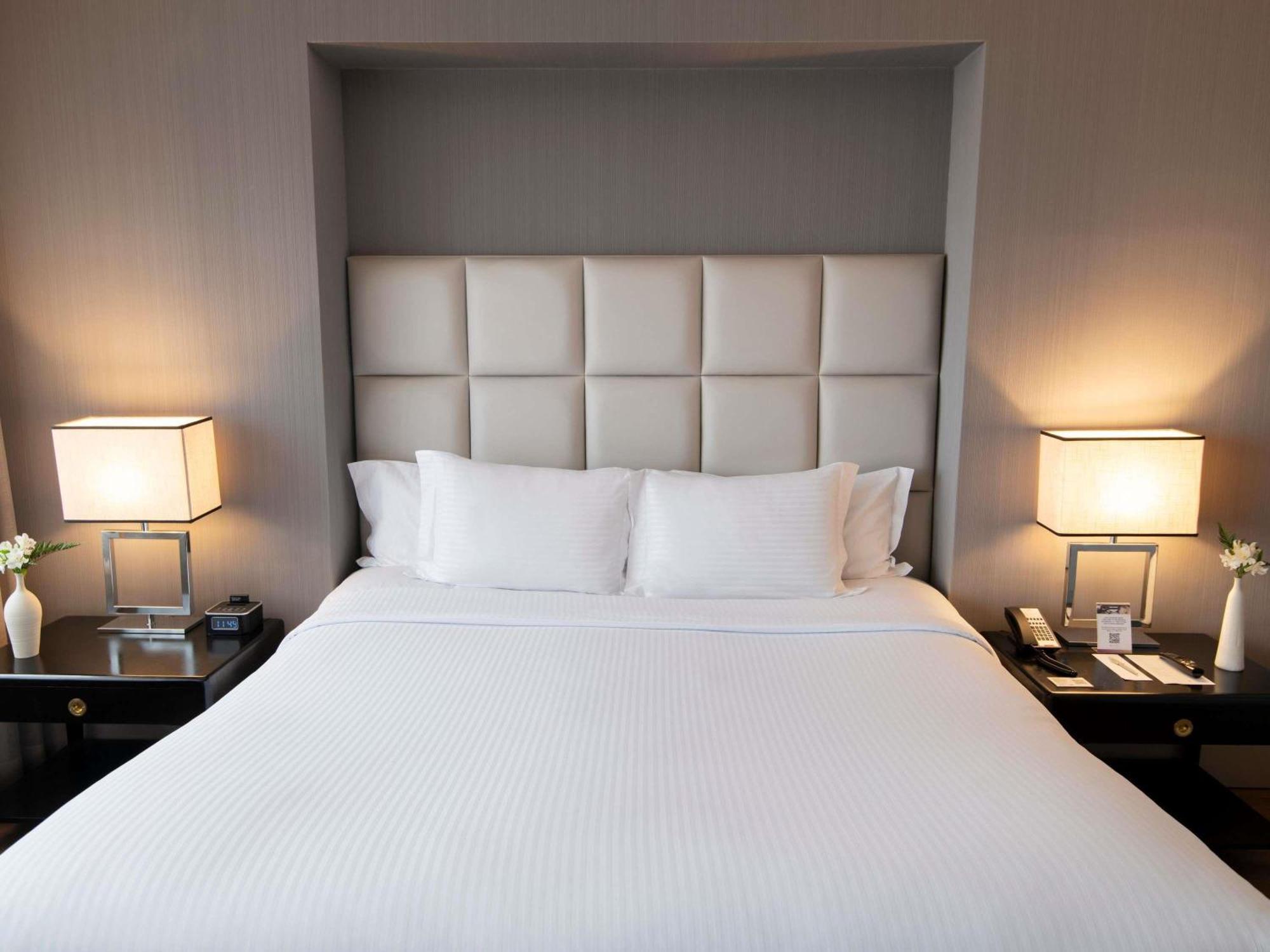 Superior Queen Room,1742638867:JPEG